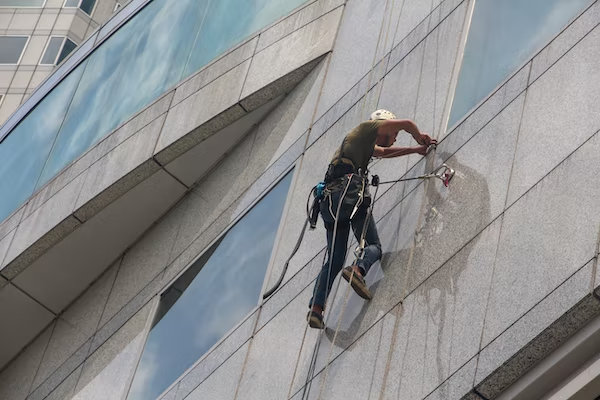  A professional cleaning high  structure windows 
