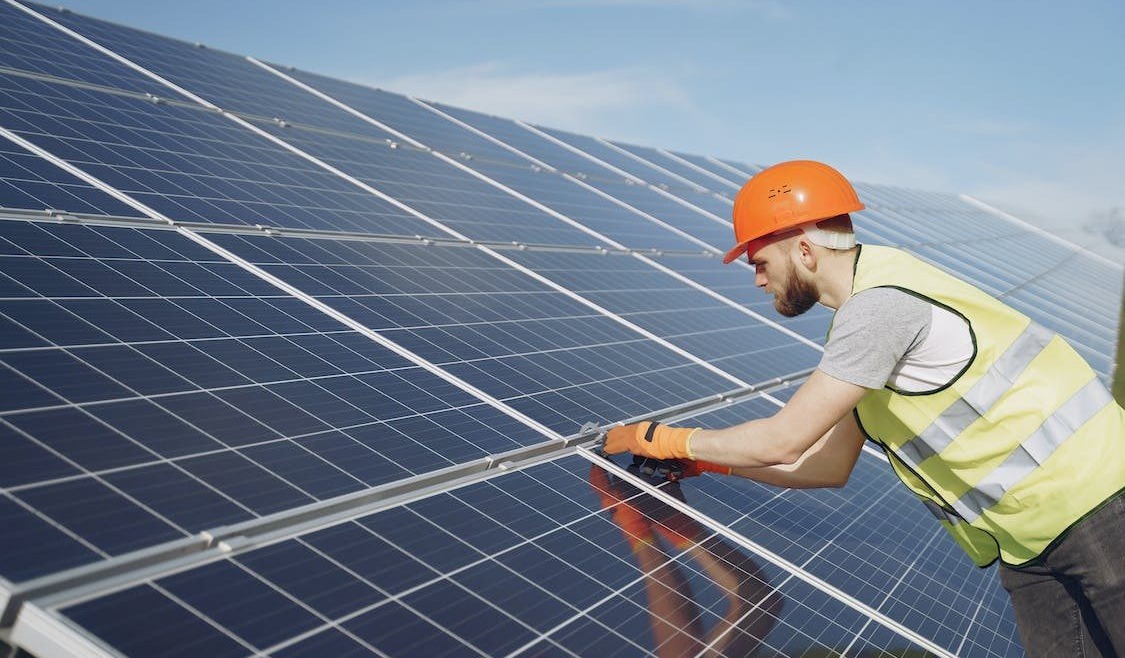 Solar Panel Cleaning in Modesto, CA: Unleash Maximum Energy Potential