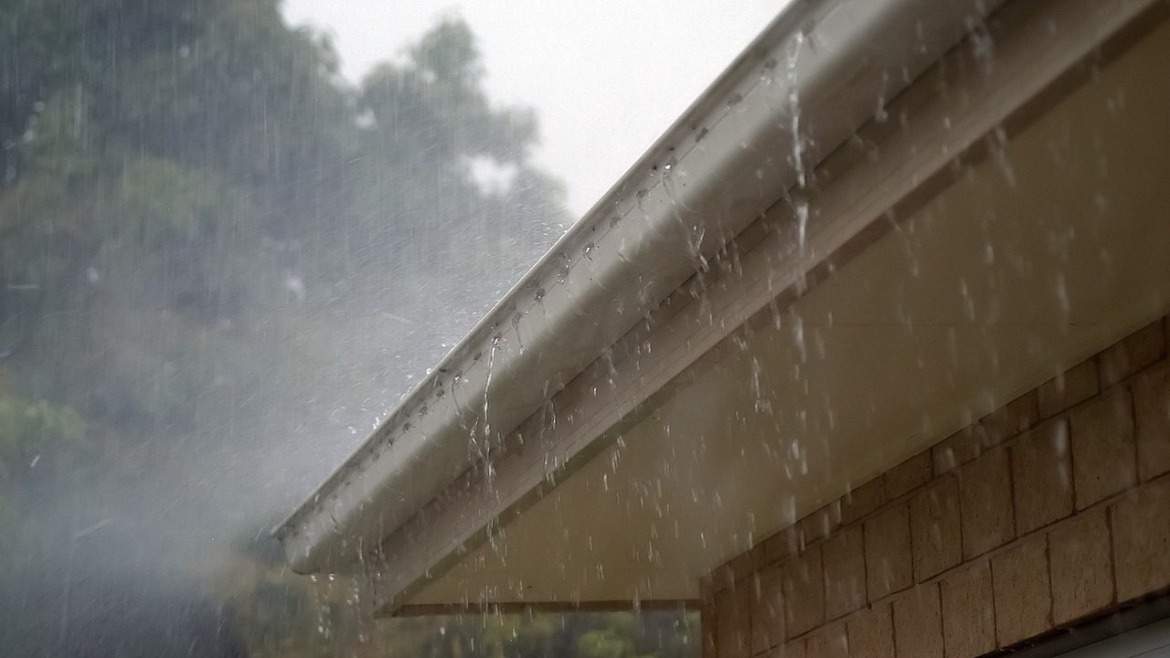 Storm-Ready Homes: How Pre-Season Gutter Maintenance Saves Money and Headaches